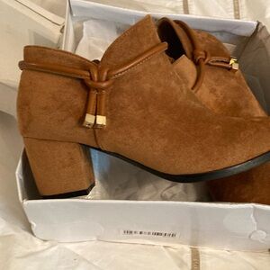 Womens 10 ankles booties brand new never worn
